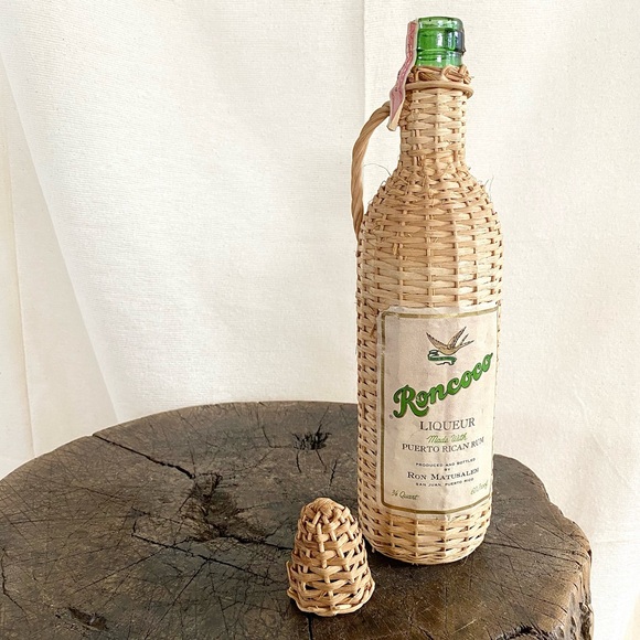 VTG Wicker & Green Glass Bottle Decanter - Picture 2 of 3